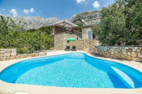 Villa Belvedere mit beheiztem Schwimmbad, Garten